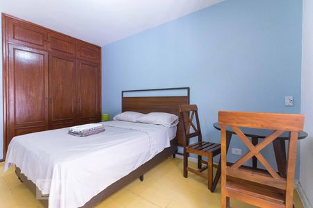 Casa à venda com 600m², 7 quartos e 6 vagas Casa à venda com 600m², 7 quartos e 6 vagasQuarto 1