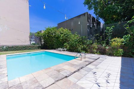 Casa à venda com 600m², 7 quartos e 6 vagas Casa à venda com 600m², 7 quartos e 6 vagasPiscina