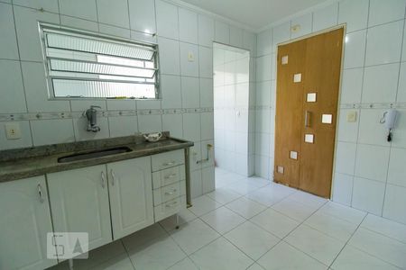 Cozinha de apartamento à venda com 1 quarto, 50m² em Vila Amélia, São Paulo