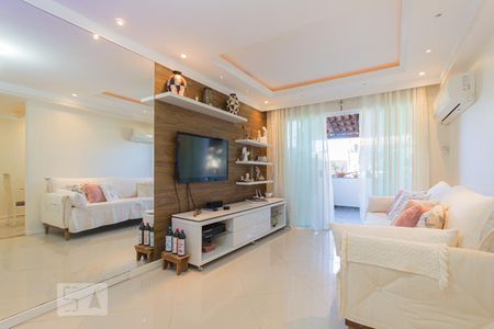 Sala de Estar de casa de condomínio para alugar com 2 quartos, 150m² em Freguesia (jacarepaguá), Rio de Janeiro