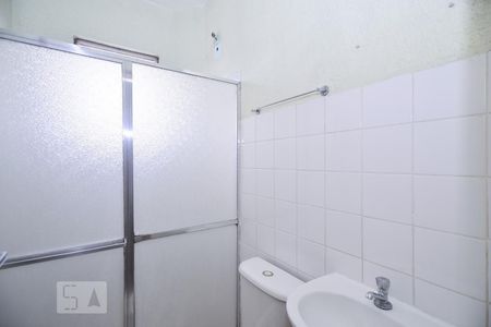 Banheiro de apartamento à venda com 2 quartos, 48m² em Piratininga (venda Nova), Belo Horizonte