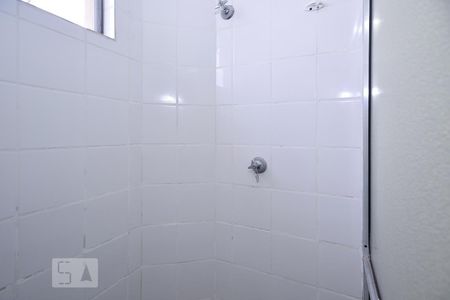 Banheiro de apartamento à venda com 2 quartos, 48m² em Piratininga (venda Nova), Belo Horizonte