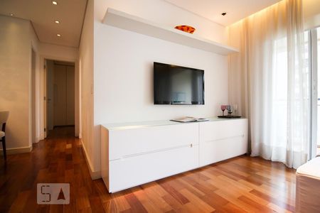 Sala  de apartamento para alugar com 2 quartos, 72m² em Moema, São Paulo