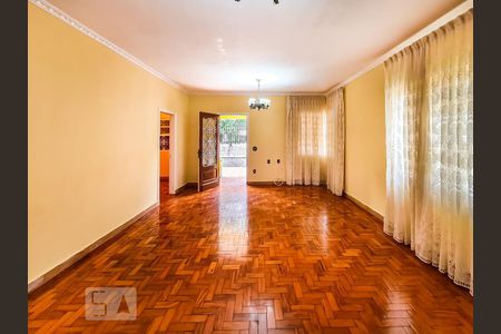 Sala de casa para alugar com 2 quartos, 220m² em Vila Germinal, São Paulo