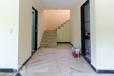 Hall e Acesso ao Primeiro Andar de casa de condomínio à venda com 7 quartos, 700m² em Freguesia (jacarepaguá), Rio de Janeiro