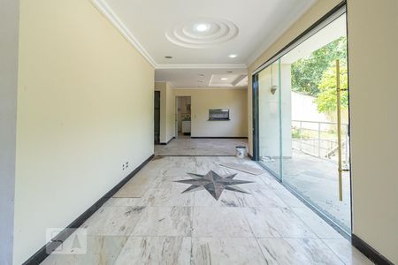 Sala de casa de condomínio à venda com 7 quartos, 700m² em Freguesia (jacarepaguá), Rio de Janeiro