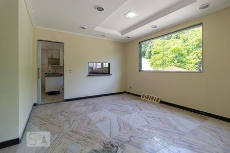 Sala de casa de condomínio à venda com 7 quartos, 700m² em Freguesia (jacarepaguá), Rio de Janeiro