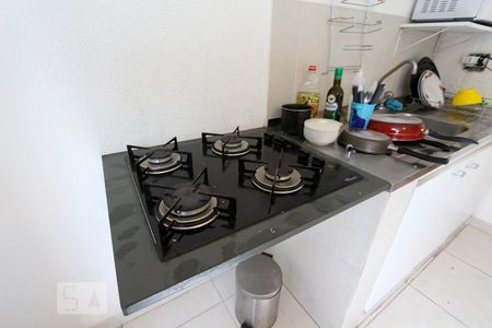 Cozinha de apartamento para alugar com 1 quarto, 45m² em Vila Tramontano, São Paulo