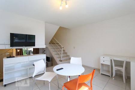 Sala/Cozinha de apartamento para alugar com 1 quarto, 45m² em Vila Tramontano, São Paulo