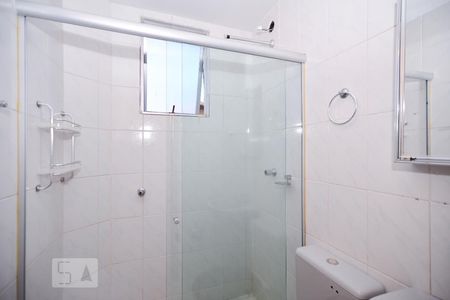 Banheiro de apartamento para alugar com 2 quartos, 50m² em Copacabana, Belo Horizonte