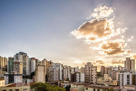 Vista da Sala de apartamento para alugar com 4 quartos, 125m² em Serra, Belo Horizonte