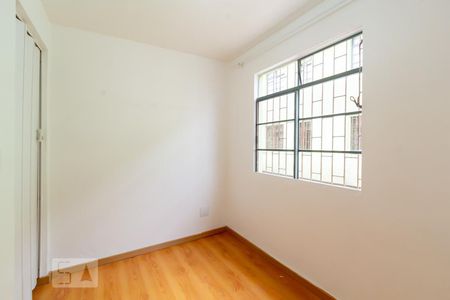 Quarto 1 de apartamento para alugar com 2 quartos, 50m² em Barreirinha, Curitiba