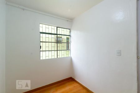 Quarto 2 de apartamento para alugar com 2 quartos, 50m² em Barreirinha, Curitiba