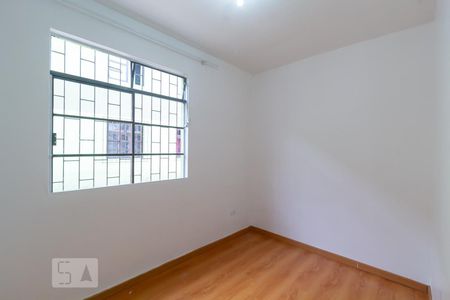 Quarto 1 de apartamento para alugar com 2 quartos, 50m² em Barreirinha, Curitiba