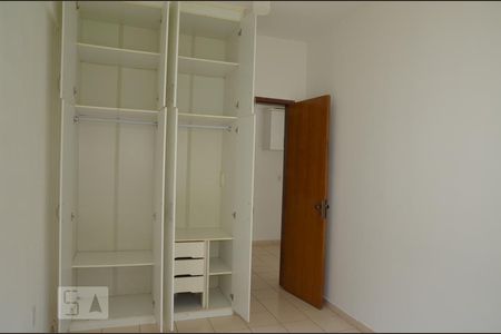 Quarto de kitnet/studio para alugar com 1 quarto, 30m² em Quadras Econômicas Lúcio Costa (guará), Brasília