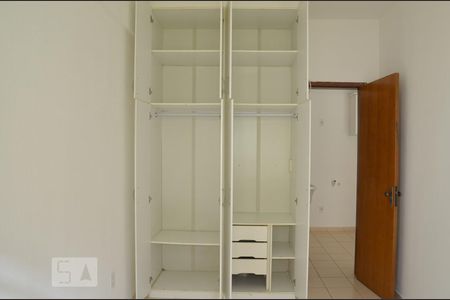 Quarto de kitnet/studio para alugar com 1 quarto, 30m² em Quadras Econômicas Lúcio Costa (guará), Brasília