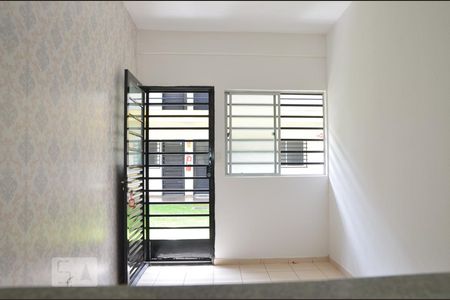 Sala de kitnet/studio para alugar com 1 quarto, 30m² em Quadras Econômicas Lúcio Costa (guará), Brasília