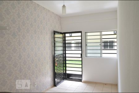 Sala de kitnet/studio para alugar com 1 quarto, 30m² em Quadras Econômicas Lúcio Costa (guará), Brasília