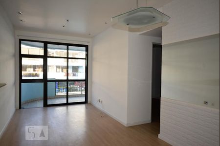 Sala de apartamento para alugar com 2 quartos, 80m² em Recreio dos Bandeirantes, Rio de Janeiro