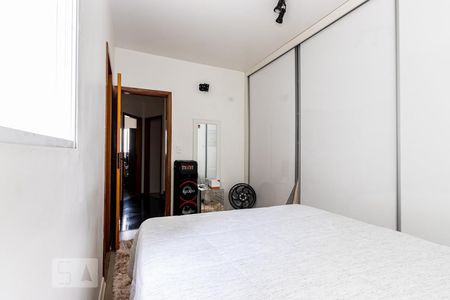 Quarto suíte  de casa de condomínio à venda com 3 quartos, 170m² em Vila Londrina, São Paulo