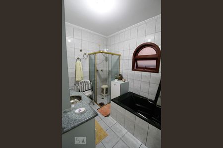 Banheiro da Suíte 1 de casa à venda com 4 quartos, 365m² em Jardim Maia, Guarulhos