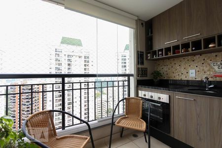 Varanda da sala de apartamento para alugar com 2 quartos, 64m² em Vila Suzana, São Paulo