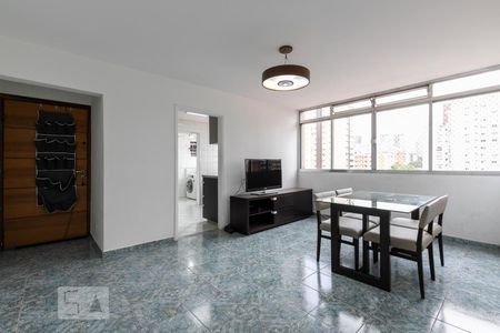 Sala de apartamento à venda com 2 quartos, 75m² em Vila Olímpia, São Paulo