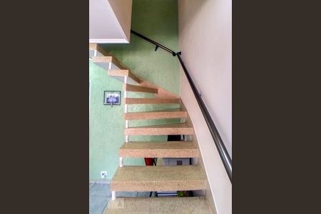 Escada de casa à venda com 3 quartos, 180m² em Baeta Neves, São Bernardo do Campo