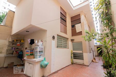 Casa à venda com 220m², 3 quartos e 2 vagas Casa à venda com 220m², 3 quartos e 2 vagasQuintal