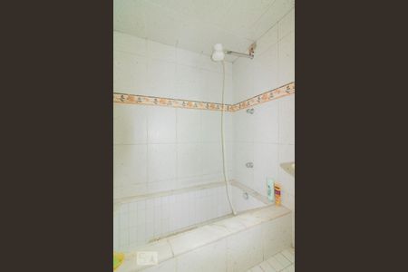 Casa à venda com 220m², 3 quartos e 2 vagas Casa à venda com 220m², 3 quartos e 2 vagasBanheiro Suíte