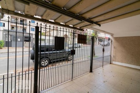 Casa à venda com 220m², 3 quartos e 2 vagas Casa à venda com 220m², 3 quartos e 2 vagasGaragem