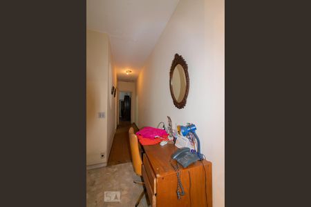 Casa à venda com 220m², 3 quartos e 2 vagas Casa à venda com 220m², 3 quartos e 2 vagasCorredor Quartos