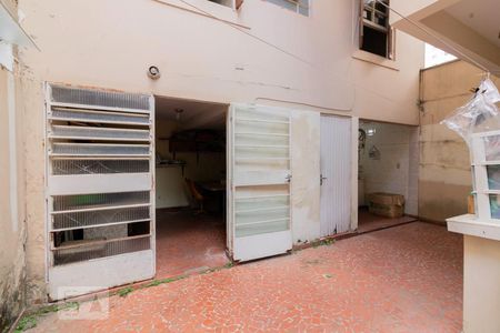 Casa à venda com 220m², 3 quartos e 2 vagas Casa à venda com 220m², 3 quartos e 2 vagasQuintal