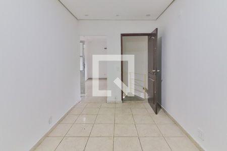 Sala Estar de casa para alugar com 3 quartos, 100m² em Jardim das Vertentes, São Paulo