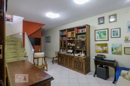 Sala de casa à venda com 3 quartos, 200m² em Bosque da Saúde, São Paulo