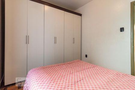 Dormitório de apartamento à venda com 2 quartos, 40m² em Navegantes, Porto Alegre