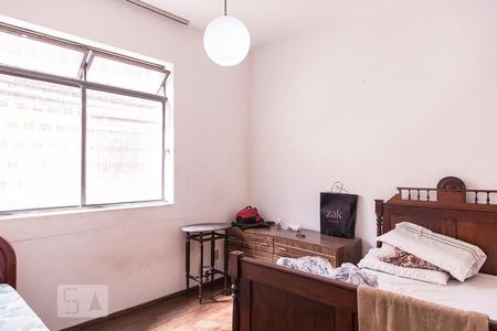 Quarto 1 de casa para alugar com 4 quartos, 185m² em Barro Preto, Belo Horizonte