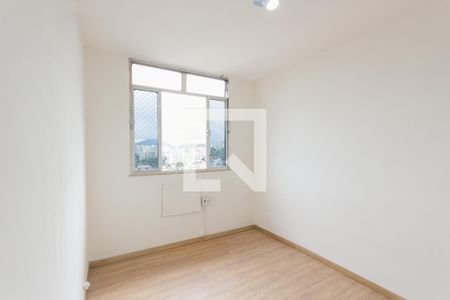 Quarto 2 de apartamento para alugar com 2 quartos, 50m² em Freguesia de Jacarepaguá, Rio de Janeiro