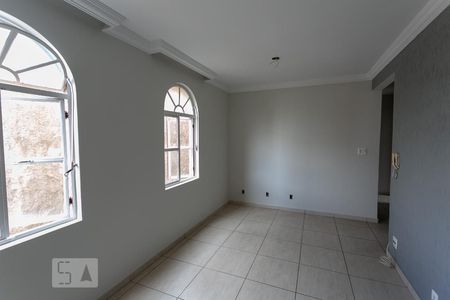 sala de apartamento para alugar com 3 quartos, 87m² em Sagrada Família, Belo Horizonte