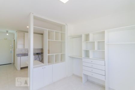 Quarto de kitnet/studio para alugar com 1 quarto, 27m² em Centro, Guarulhos