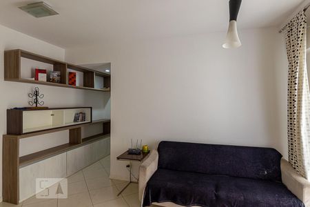 Sala de apartamento para alugar com 2 quartos, 64m² em Santa Rosa, Niterói