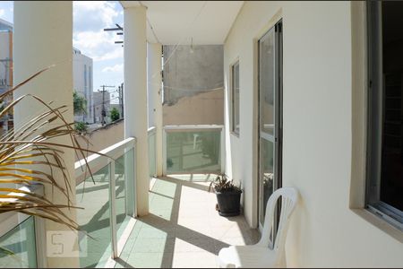 Varanda de casa à venda com 4 quartos, 190m² em Havaí, Belo Horizonte