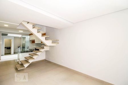 Sala de casa para alugar com 2 quartos, 84m² em Chácara Santo Antônio (zona Sul), São Paulo