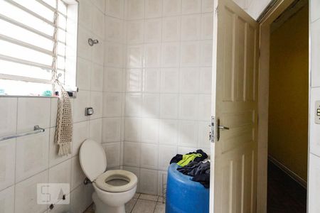 Banheiro  de casa à venda com 3 quartos, 175m² em Vila Bertioga, São Paulo