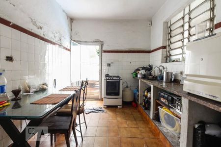 Cozinha  de casa à venda com 3 quartos, 175m² em Vila Bertioga, São Paulo