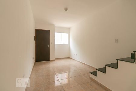 Sala de casa de condomínio para alugar com 2 quartos, 60m² em Vila Granada, São Paulo