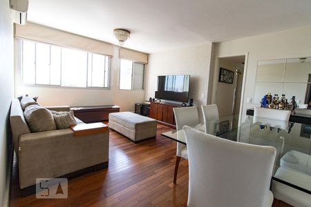 Apartamento à venda com 85m², 2 quartos e 2 vagasDetalhe Sala