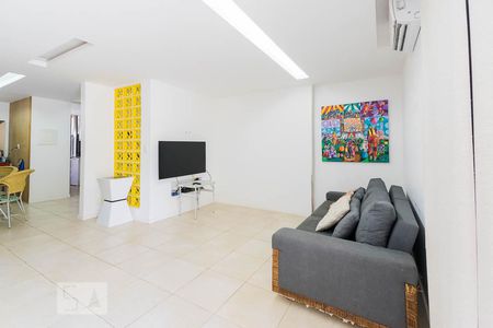 Sala de casa de condomínio para alugar com 4 quartos, 130m² em Praia do Flamengo, Salvador