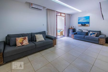 Sala de casa de condomínio para alugar com 4 quartos, 130m² em Praia do Flamengo, Salvador