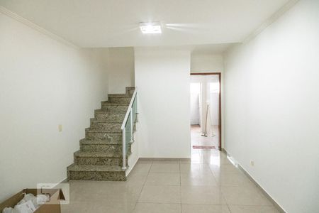 Sala de casa para alugar com 2 quartos, 120m² em Vila Guilhermina, São Paulo